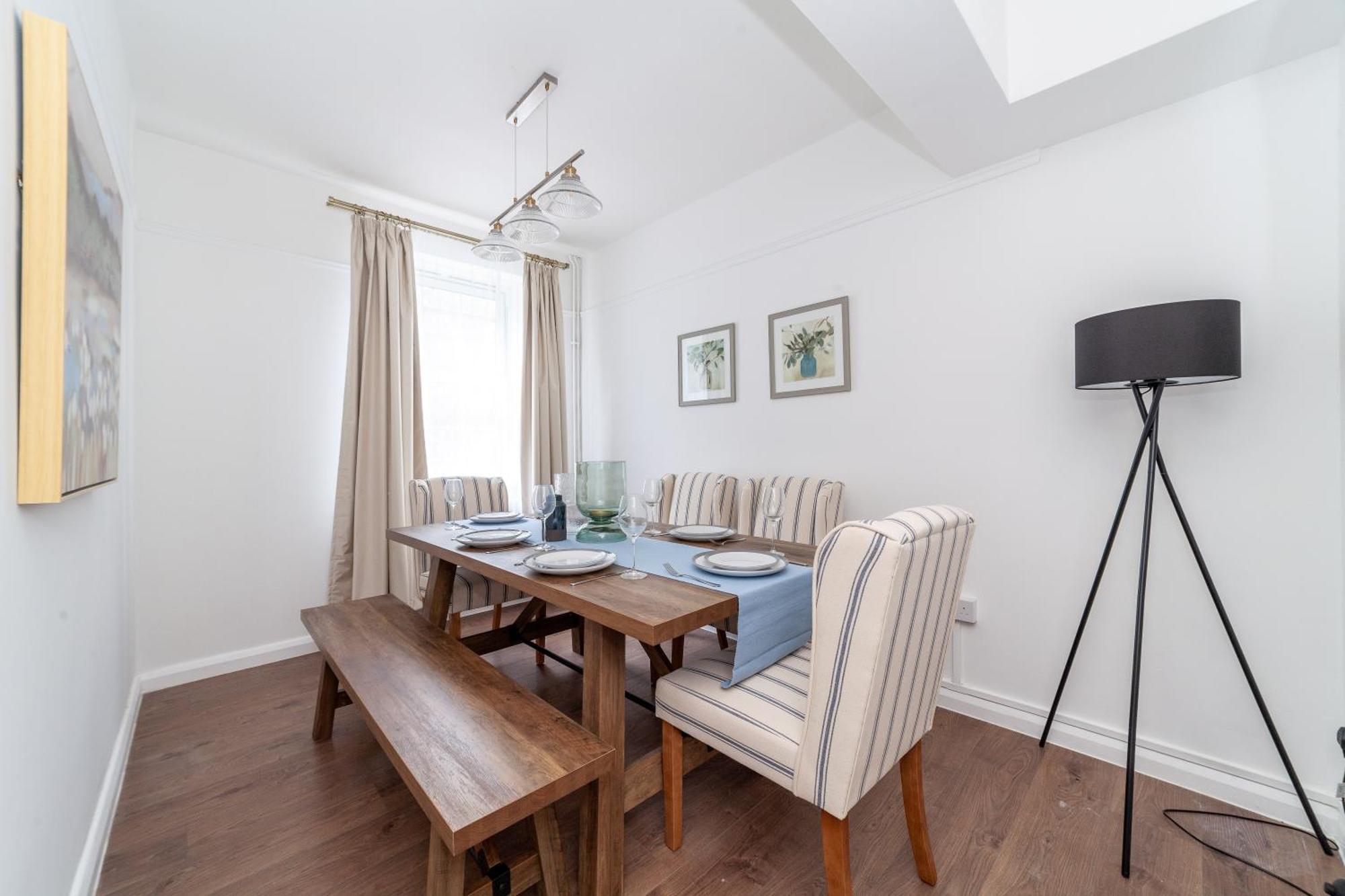 Comfortable Welcoming 3br House Wbalcony, South *